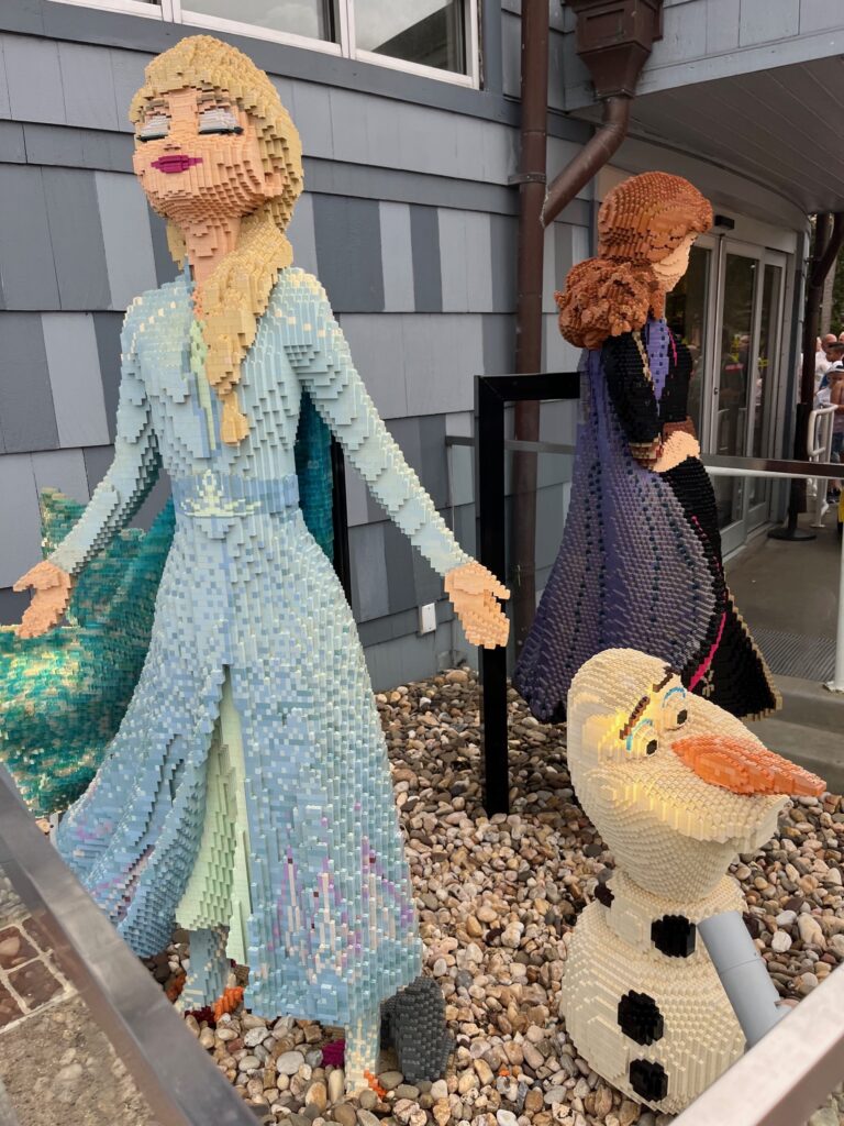 Lego Ana, Elsa and Olaf at Disney Springs